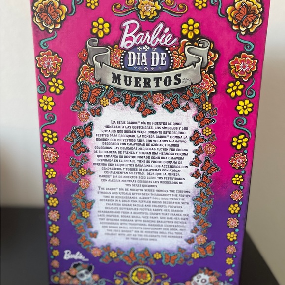 2pcs New Barbie ‘s Dia De Muertos 2022 & 2023 dolls. - Picture 5 of 5